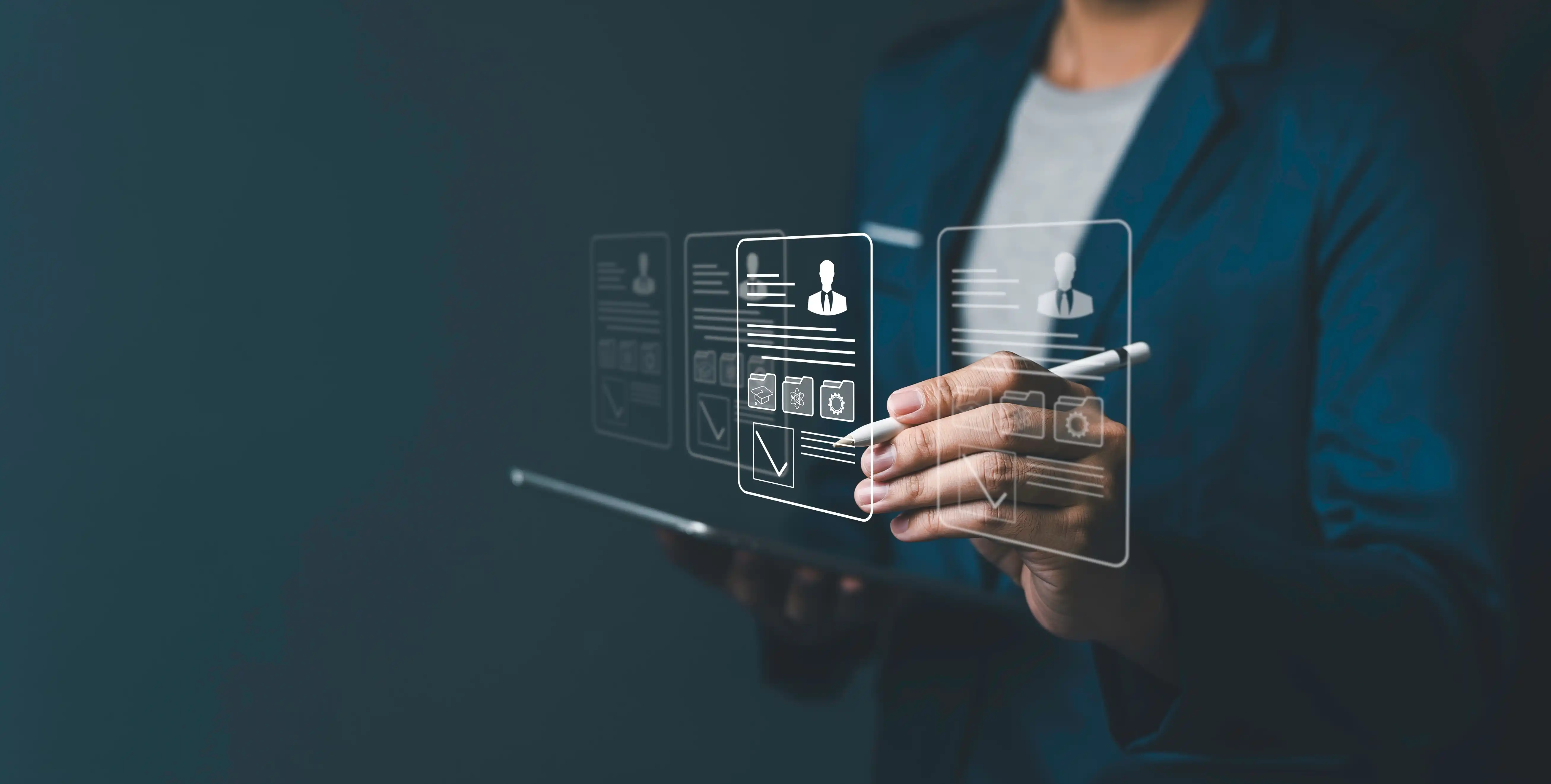 Auswahl von Bewerbungen beim Social Recruiting.